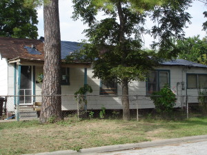 The roughly average home condition in the Ryon neighborhood