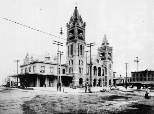 The fourth Houston City Hall, before it became a bus station.