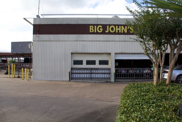 There are six large garage doors at Big John's Icehouse.